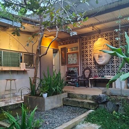 Condro Wulan Hostel Malang Eksteriør bilde